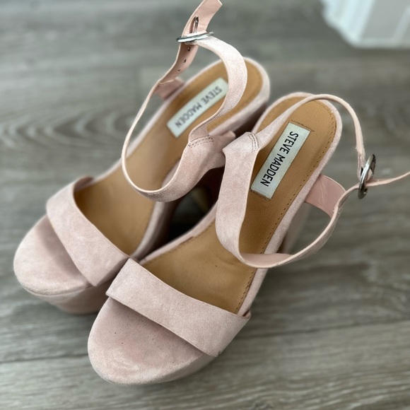 Steve Madden Advice Blush Pink Suede Platform Sandals - Picture 6 of 6